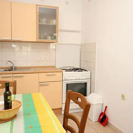 By The Sea Kneza, Korcula - 9171 *