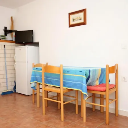 By The Sea Kneza, Korcula - 9171 *